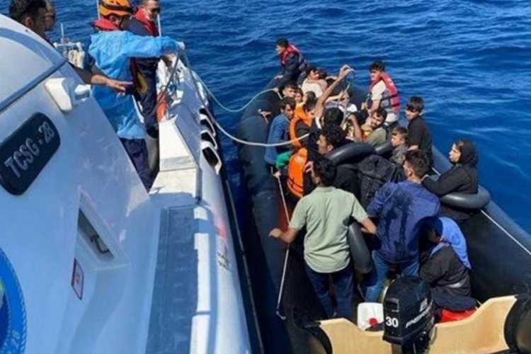 &Ccedil;anakkale a&ccedil;ıklarında 38 d&uuml;zensiz g&ouml;&ccedil;men yakalandı