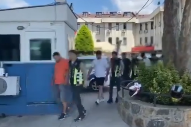 İstanbul'da trafik akışını engelleyen s&uuml;r&uuml;c&uuml;ler yakalandı