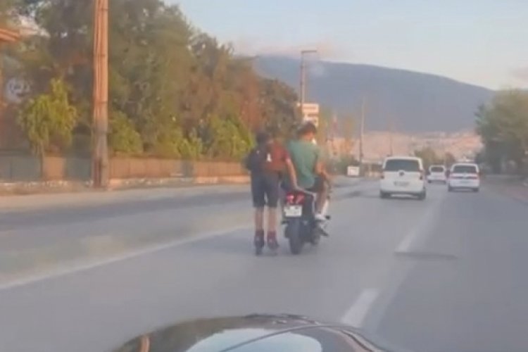 Bursa'da paten s&uuml;rerek seyahat eden gen&ccedil; &ouml;l&uuml;me meydan okudu!