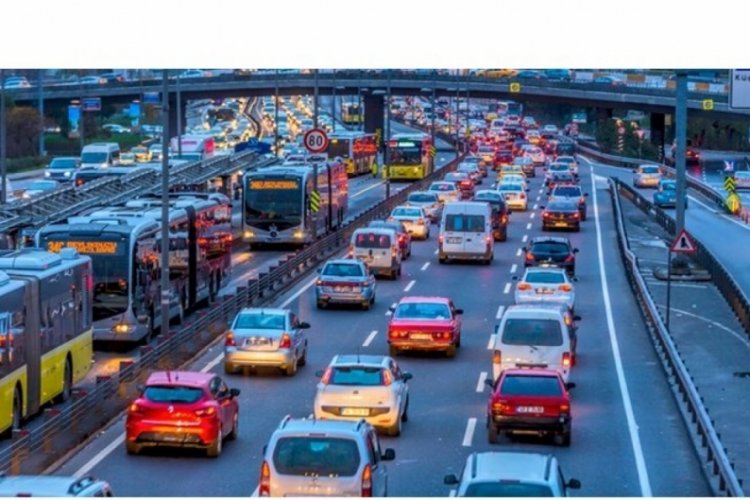 İstanbul'da toplu ulaşım &uuml;cretlerine yapılan zamlar y&uuml;r&uuml;rl&uuml;l&uuml;kte