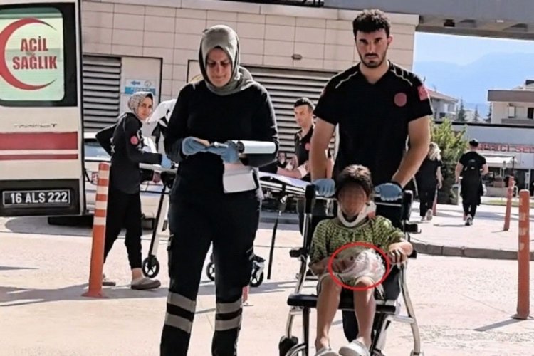 Bursa'da otomobil kazası! Aynı aileden 4 kişi yaralandı