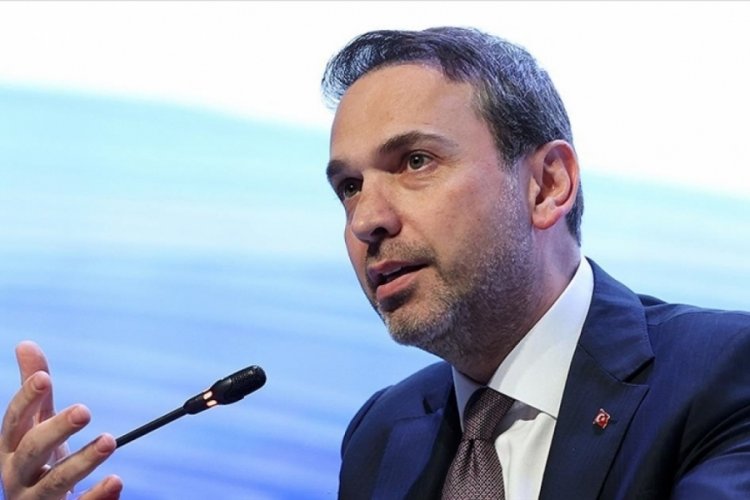 Bakan Bayraktar: T&uuml;rkiye'nin ilk y&uuml;zer &uuml;retim platformu yola &ccedil;ıktı!