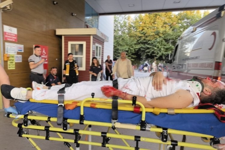 Bursa'da kontrolden &ccedil;ıkan motosiklet metrelerce s&uuml;r&uuml;klendi: 1 ağır yaralı