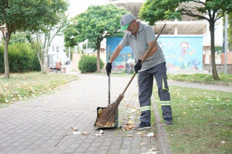 Kocaeli'nde parklar ve yaşam alanları titizlikle temizleniyor!