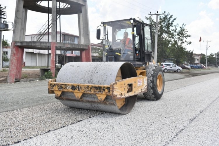 Samsun'da hasarlı yolların izleri silindi: Bozuk yollar estetik g&ouml;r&uuml;n&uuml;m&uuml;ne kavuştu!