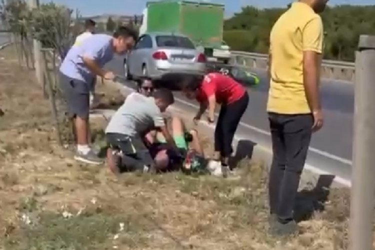 Bandırma'da motosiklet kazası! 2 kişi yaralandı