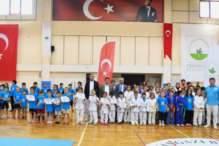 Bursa Osmangazili &ouml;ğrenciler yazı spor yaparak ge&ccedil;iriyor