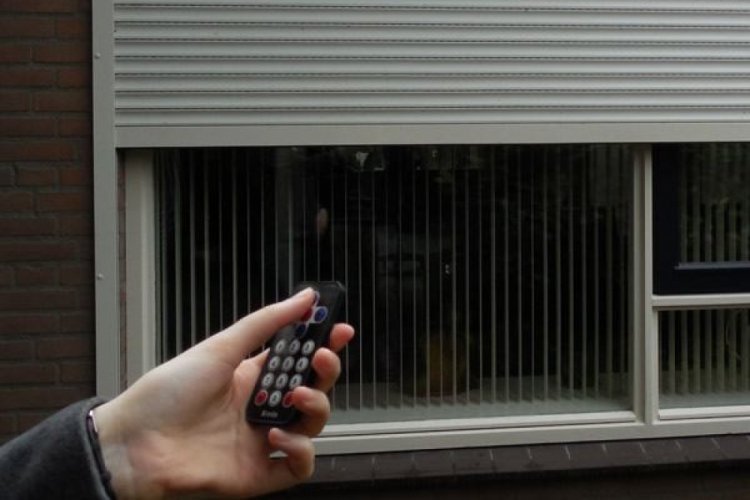Polise yakalanmamak i&ccedil;in "Cenazedeyiz" dediler!