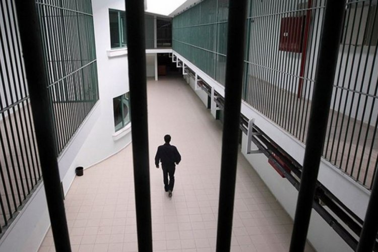Hapishanede kavga &ccedil;ıktı: 3 kişi &ouml;ld&uuml;, 9 kişi yaralandı