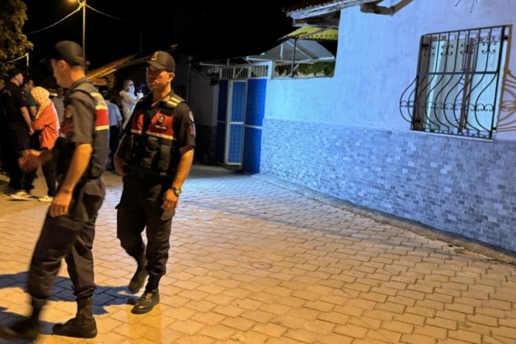 Denizli'de &uuml;&ccedil; &ccedil;ocuk annesi kadın evinde katledildi