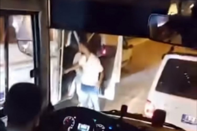 Bursa'da boş olan trafikte yol i&ccedil;in kavga ettiler