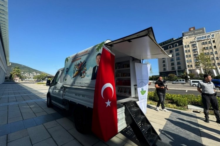 Bursa Osmangazi Belediyesi Gezici K&uuml;t&uuml;phanesi yollarda&nbsp;