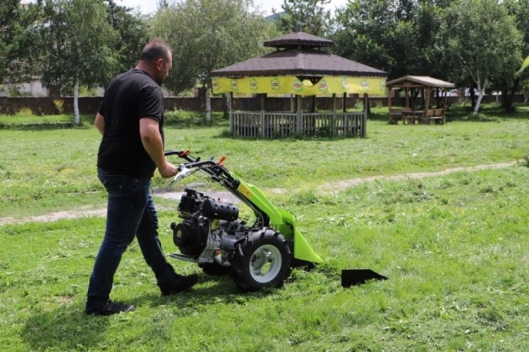 Ardahan Belediye ekiplerinden temizlik &ccedil;alışmaları titizlikle yapıldı