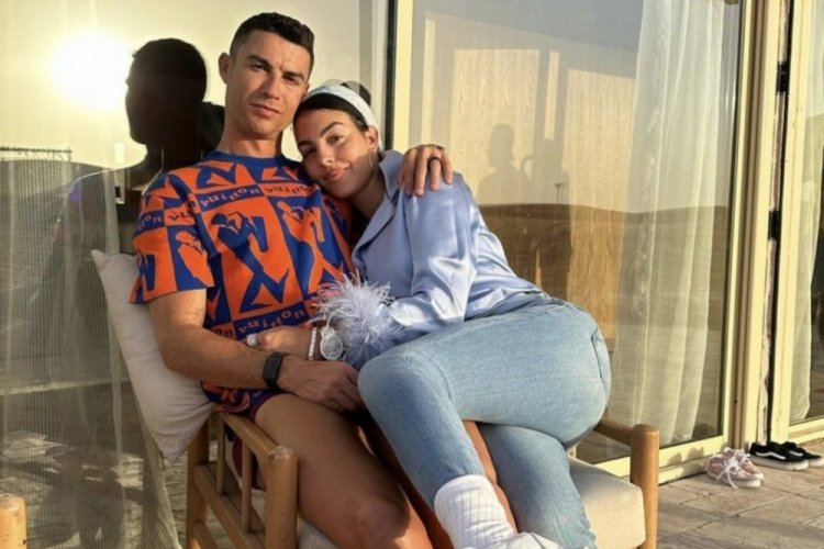 Ronaldo, Rodriguez'i "eşim" diye tanıttı!