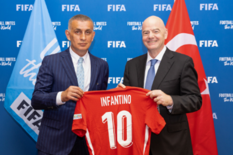 FIFA, T&uuml;rkiye'de temsilcilik a&ccedil;acak!