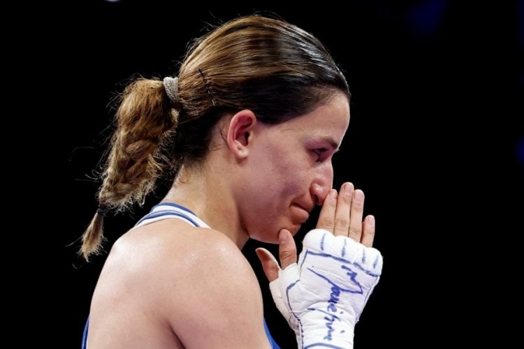 Milli boks&ouml;r Hatice Akbaş yarı finale &ccedil;ıkarak madalyayı garantiledi