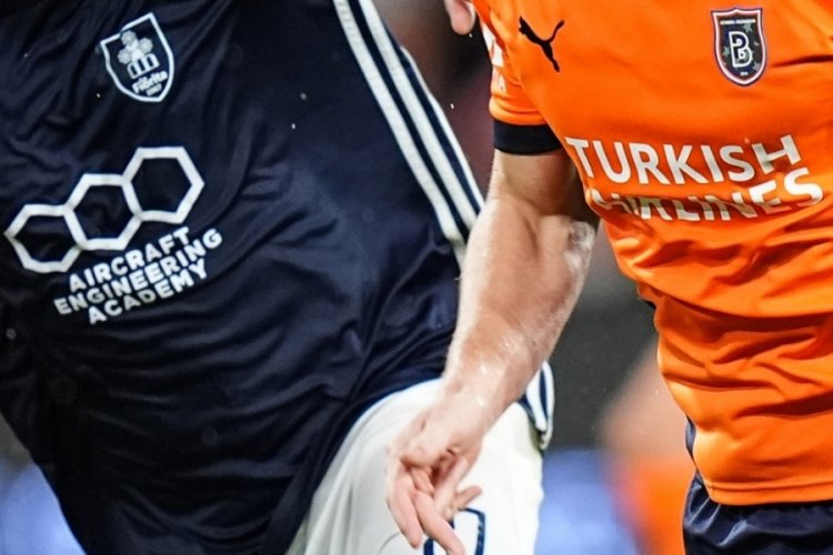 Başakşehir, San Marino'da tur i&ccedil;in sahaya &ccedil;ıkıyor
