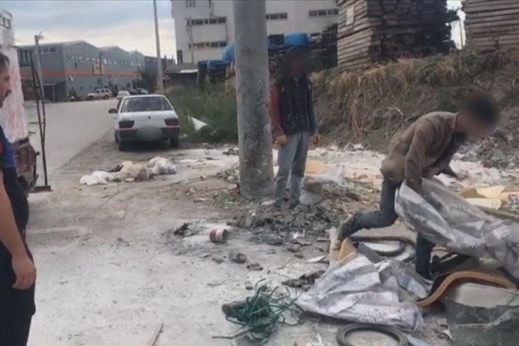 Bursa'da zabıta ekipleri &ccedil;evreyi kirletenlere molozları temizlettirdi