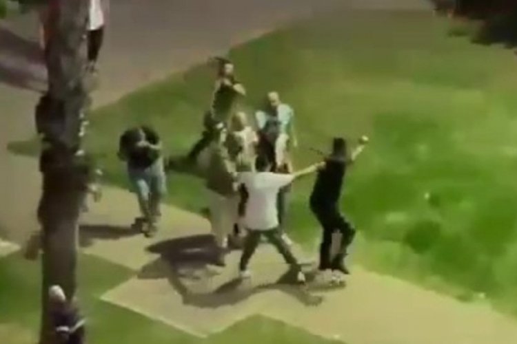 Adana'da polis kimlik sordu, taşla saldırıya uğradı