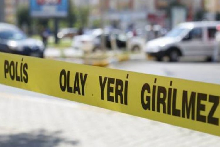 Şiddet uygulayan babasını &ouml;ld&uuml;rd&uuml;
