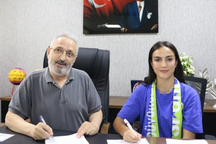Bursa B&uuml;y&uuml;kşehir Belediyespor gen&ccedil; oyuncularını bırakmadı
