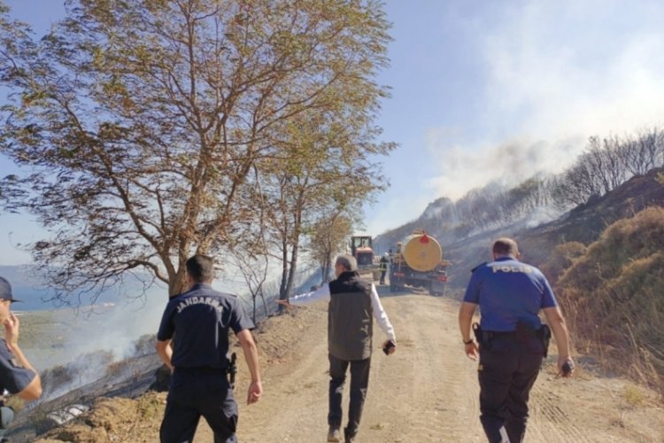 Balıkesir'deki yangın s&ouml;nd&uuml;r&uuml;ld&uuml;