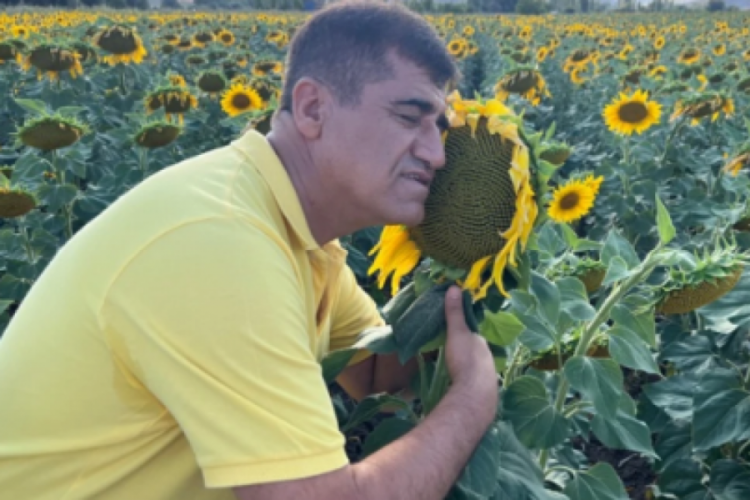 Mankenler pahalı diye klibinde ay&ccedil;i&ccedil;eklerini oynattı!