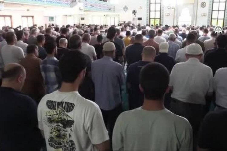 Bursa ve &ccedil;evre illerde Heniyye i&ccedil;in gıyabi cenaze namazı kılındı