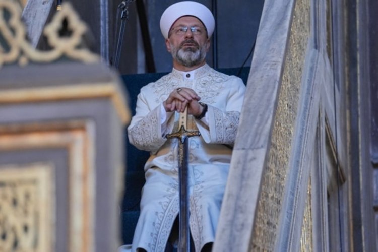 Diyanet İşleri Başkanı Erbaş hutbeye kılı&ccedil;la &ccedil;ıktı