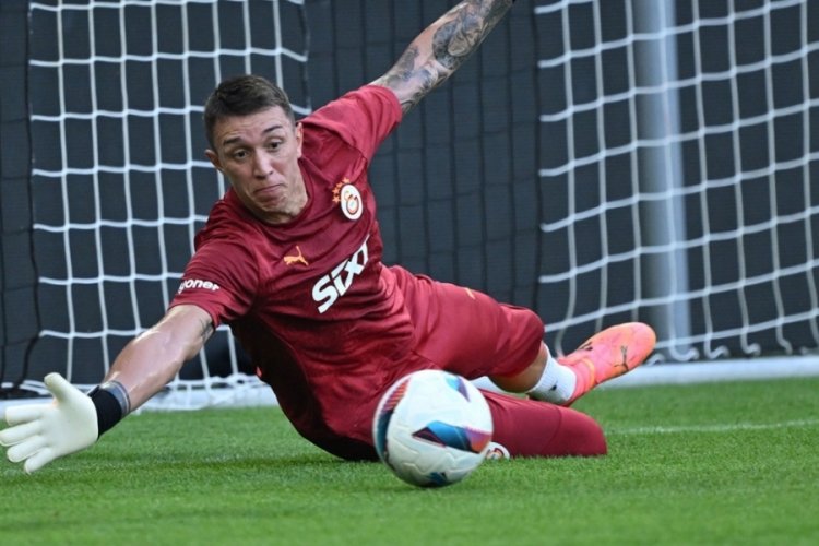 Muslera: &Ouml;n&uuml;m&uuml;zde tekrar şampiyonluk var
