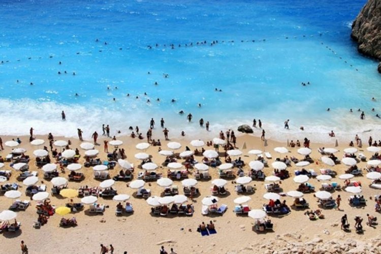 Antalya'da temmuz sonunda yeni rekor geldi