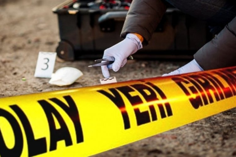 Konya'da otomobil ağaca &ccedil;arptı: 2 kişi hayatını kaybetti