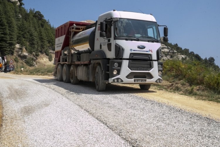 Mersin'de i&ccedil;meler mevki yolu  estetik g&ouml;r&uuml;n&uuml;m&uuml;ne kavuştu!