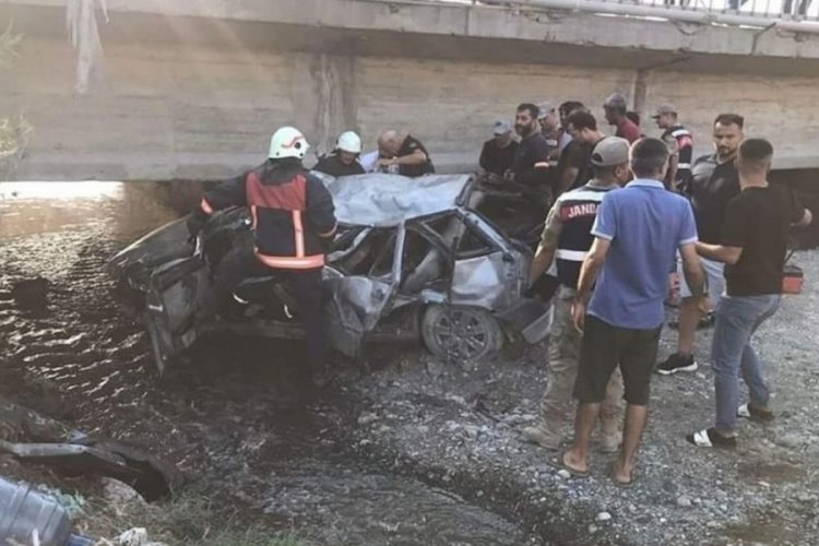 Hatay'da feci kaza! Ara&ccedil; dereye u&ccedil;tu: &Ouml;l&uuml; ve yaralı var