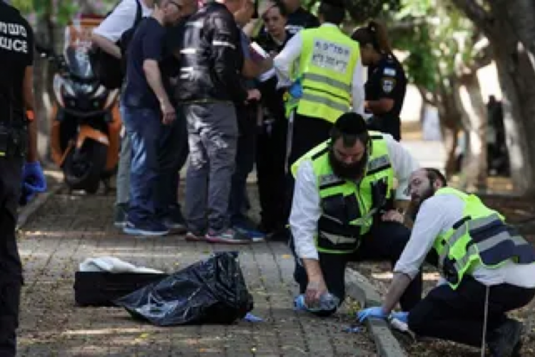 İsrail'de bı&ccedil;aklı saldırı: 1 &ouml;l&uuml;, 3 yaralı!