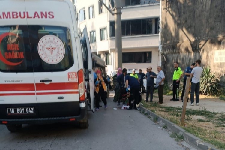 Bursa'da sabah saatlerinde feci kaza! &Ccedil;arptığı kamyonetin camından i&ccedil;eri girdi