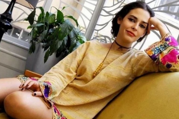 Pelin Batu, oğlunun ismiyle ilgili paylaşımlara tepki g&ouml;sterdi!
