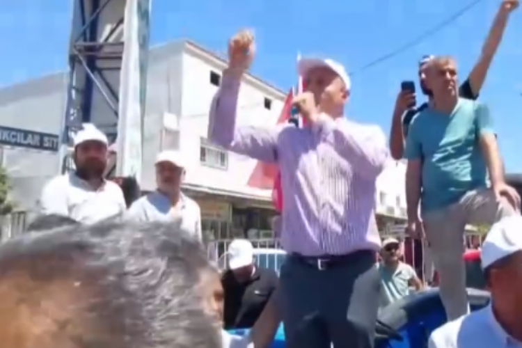 CHP mitinginde korku dolu anlar: Havaya ateş a&ccedil;tılar!