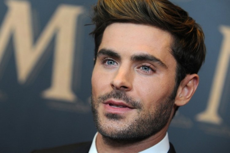 &Uuml;nl&uuml; oyuncu Zac Efron hastaneye kaldırıldı!