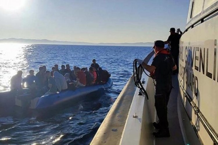 &Ccedil;anakkale'nin Ayvacık a&ccedil;ıklarında 43 ka&ccedil;ak g&ouml;&ccedil;men yakalandı