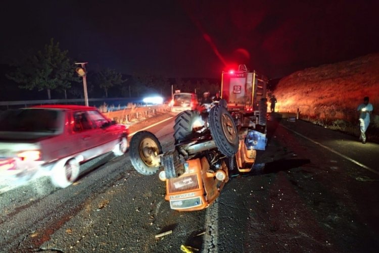 Şanlıurfa'da trakt&ouml;r ile tır &ccedil;arpıştı!