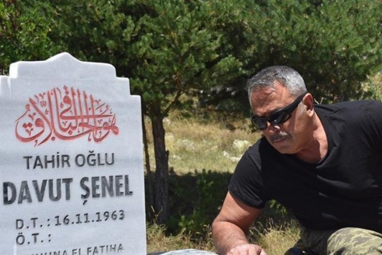 Ailesine y&uuml;k olmamak i&ccedil;in mezarını kendi yaptırdı