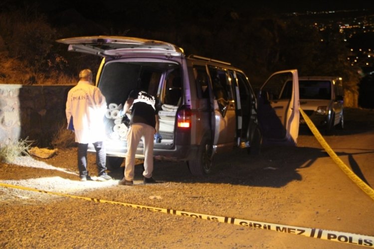 Kayseri'de &ccedil;ıkan tartışma kanlı bitti! 2 yaralı