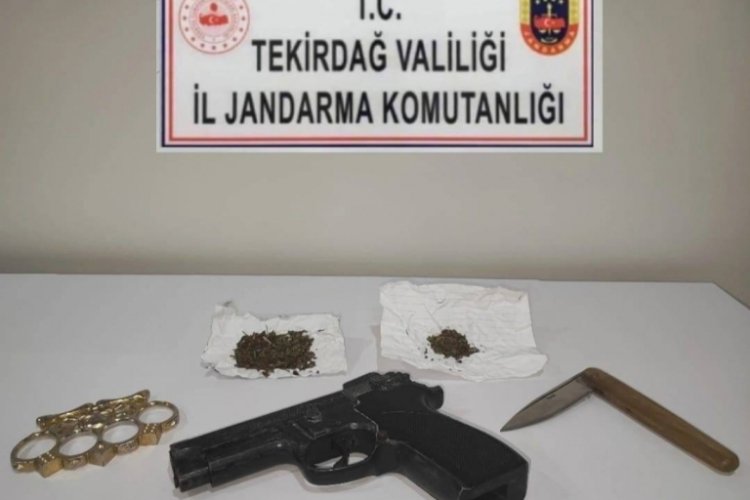 Tekirdağ'da uyuşturucu madde ve silahlar ele ge&ccedil;irildi
