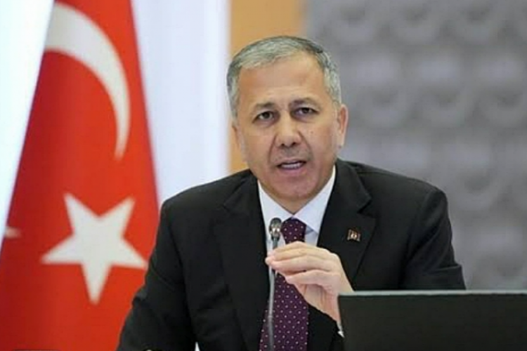 Yerlikaya: &Uuml;lkemizde bug&uuml;n itibarıyla 4 milyon 437 bin d&uuml;zenli g&ouml;&ccedil;men var