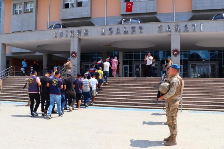 Edirne'de  90 ka&ccedil;ak g&ouml;&ccedil;men yakalandı