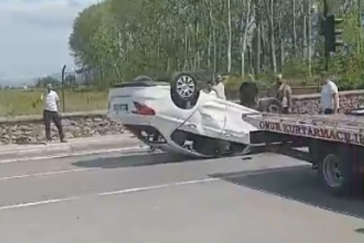 Bursa'da otomobil ters d&ouml;nd&uuml;!