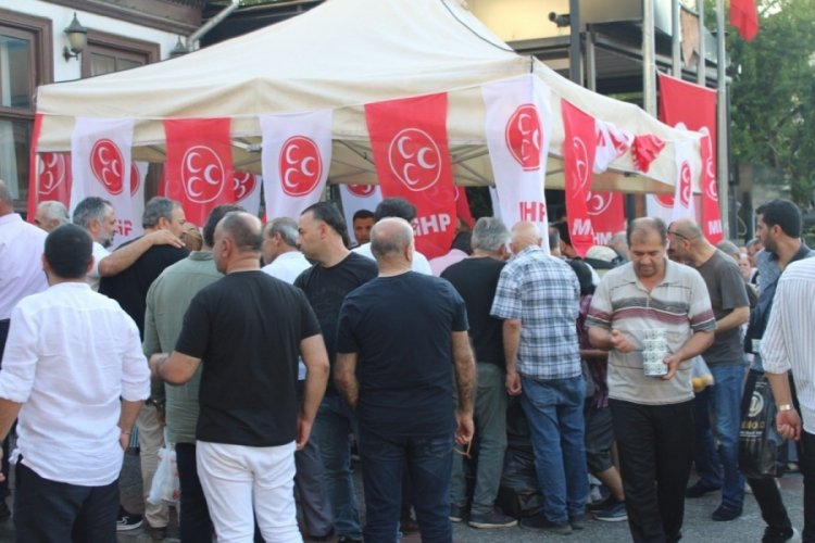 Bursa MHP Yıldırım'dan aşure ikramı!