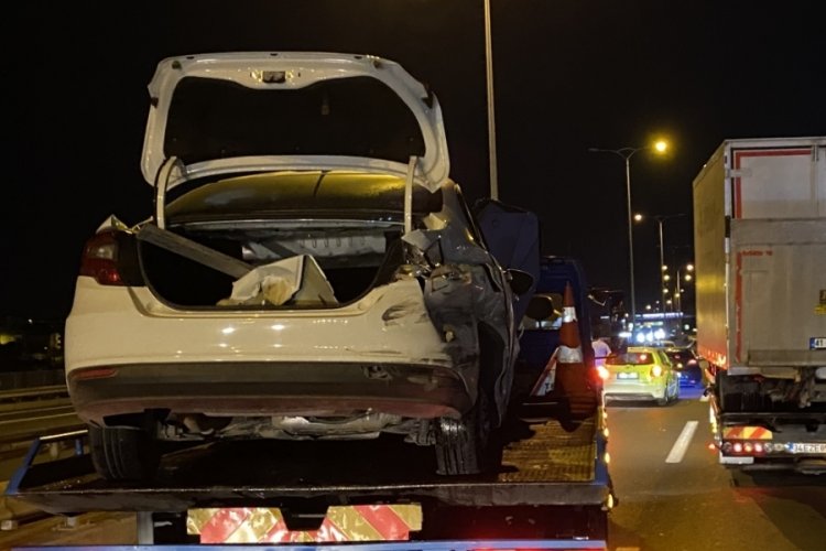 TEM Otoyolu'nda 3 ara&ccedil;lı zincirleme trafik kazası: 3 yaralı
