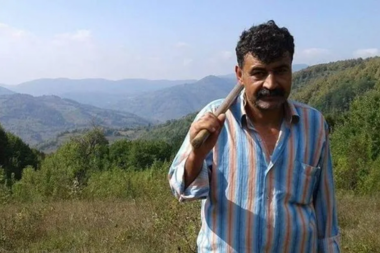 Kestiği ağacın altında kalarak hayatını kaybetti!